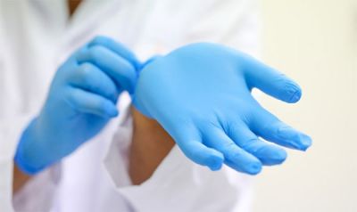 Những lưu ý khi dùng găng tay y tế