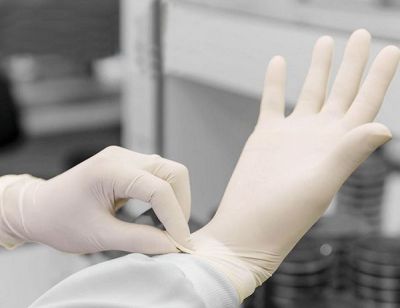 Ưu nhược điểm về găng tay y tế không bột và găng tay y tế có bột